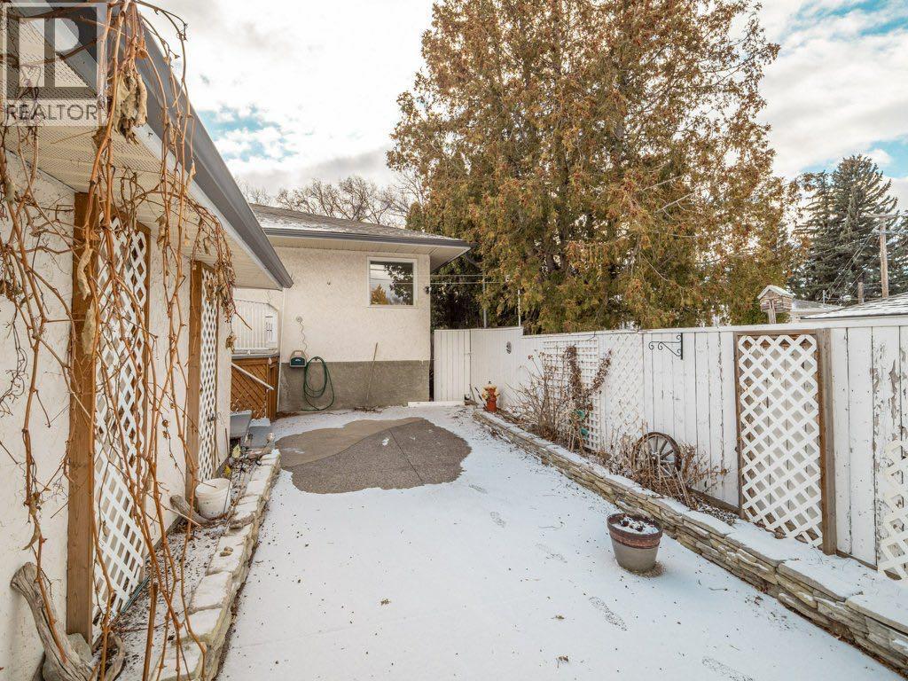 Single Family House Bungalow for Sale in   Avenue S Victoria Park Lethbridge 