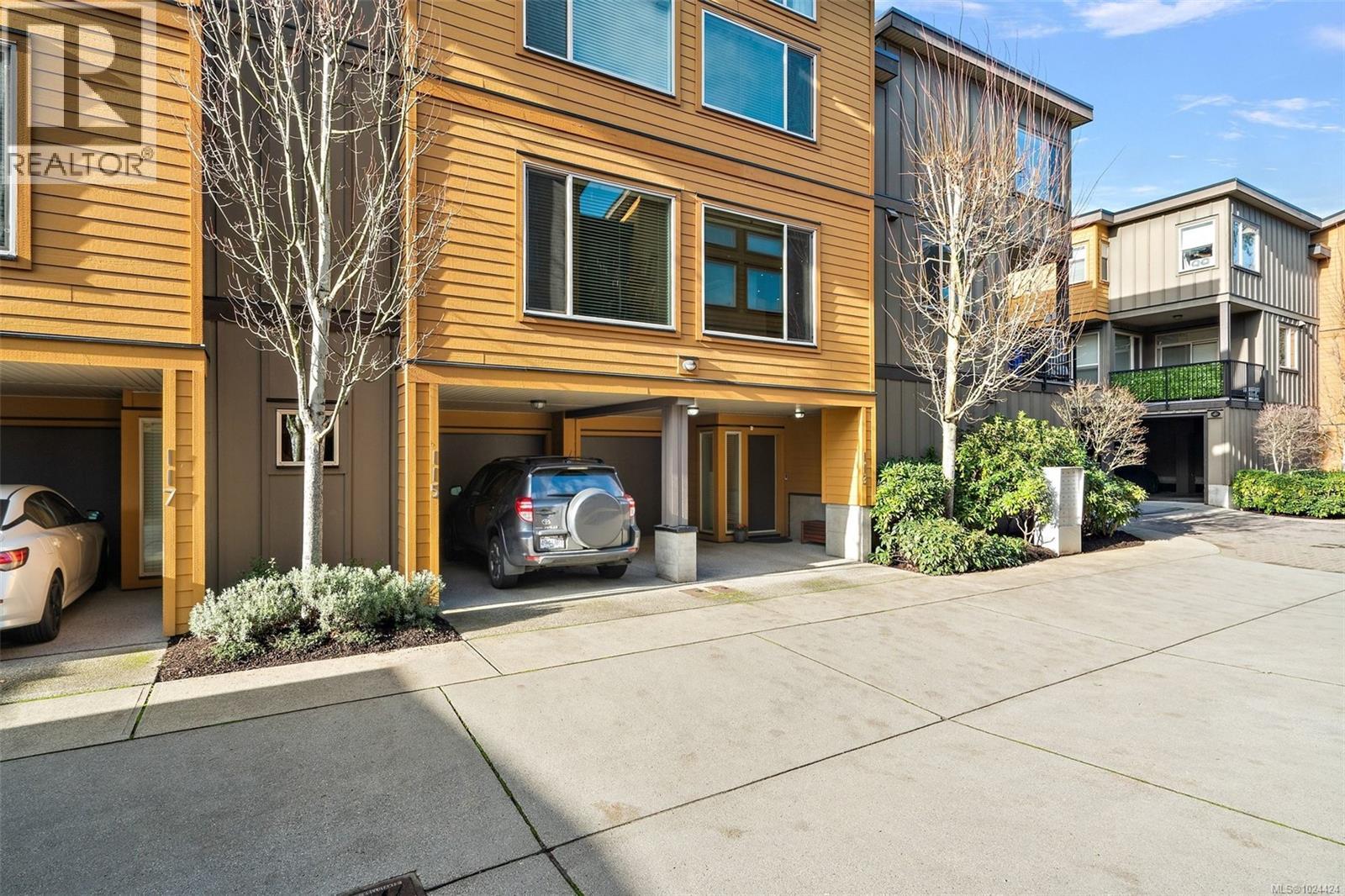 113 2733 Peatt Rd - Photo 3 of 29, Langford, British Columbia