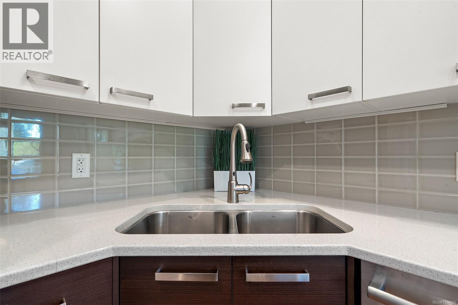 #113 2733 PEATT RD - 10