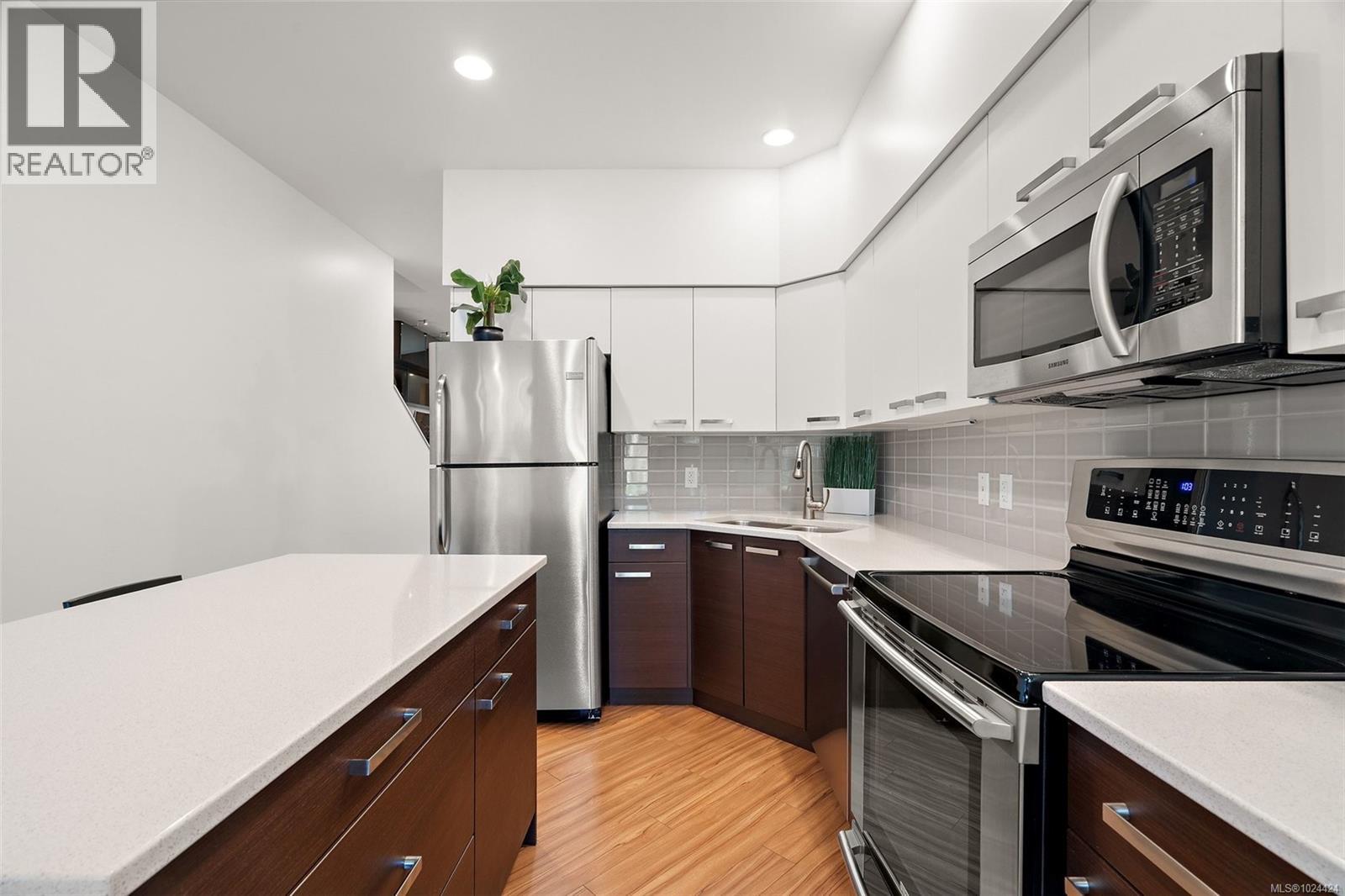 #113 2733 PEATT RD - 11