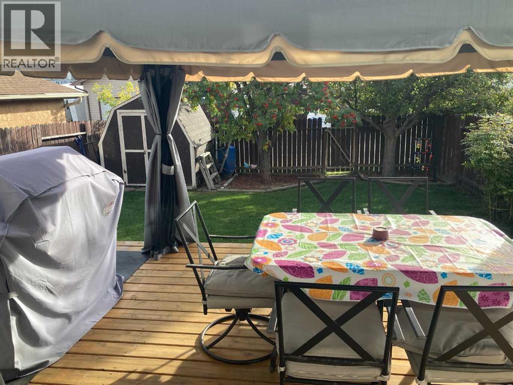 Single Family House for Sale in  Shawmeadows Close SW Shawnessy Calgary 