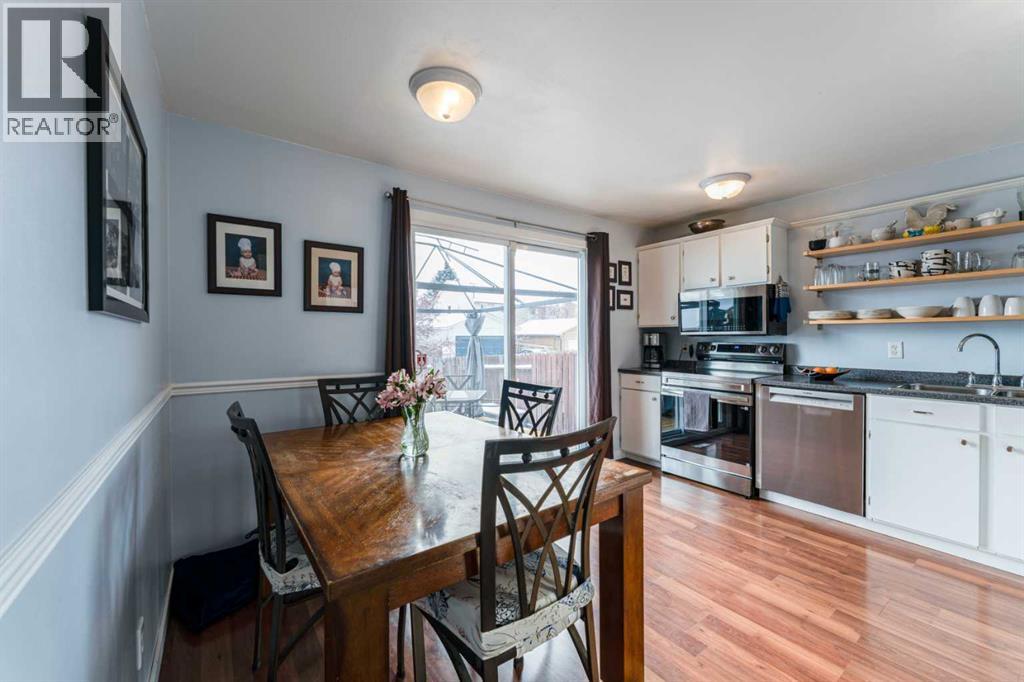 Single Family House for Sale in  Shawmeadows Close SW Shawnessy Calgary 