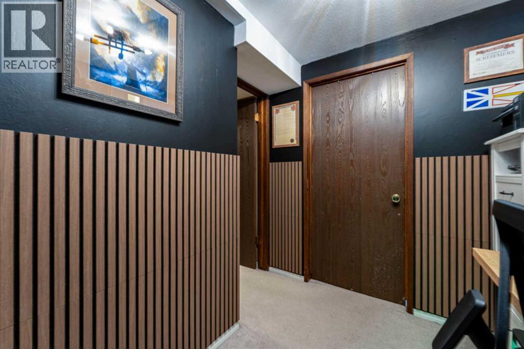 Single Family House for Sale in  Shawmeadows Close SW Shawnessy Calgary 