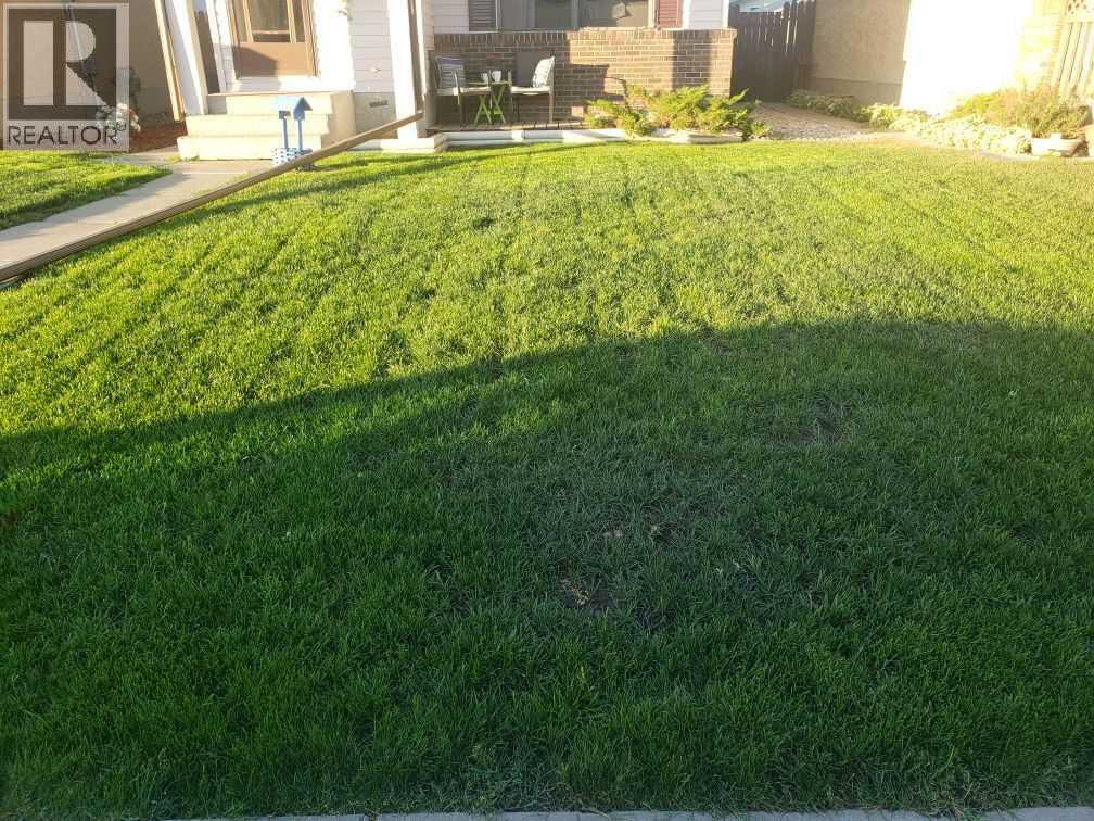 Single Family House for Sale in  Shawmeadows Close SW Shawnessy Calgary 