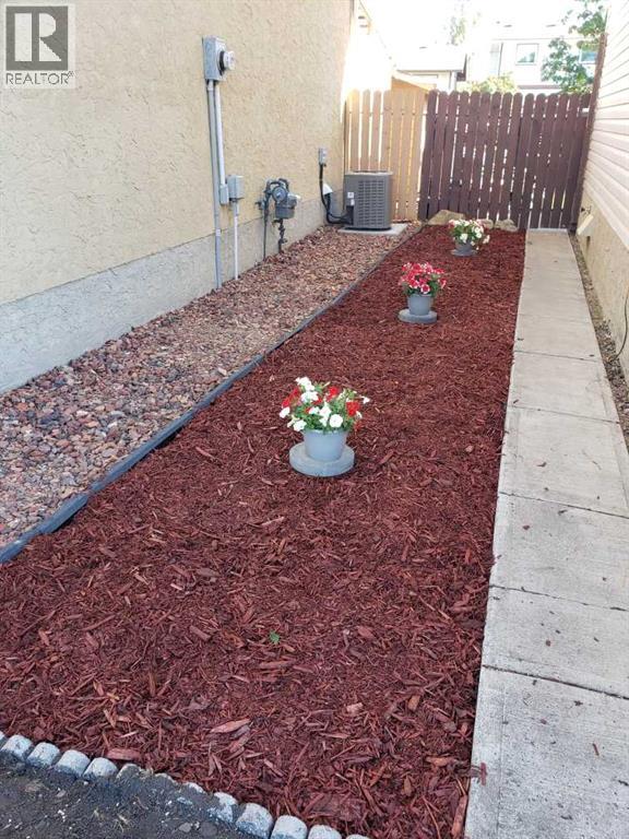 Single Family House for Sale in  Shawmeadows Close SW Shawnessy Calgary 