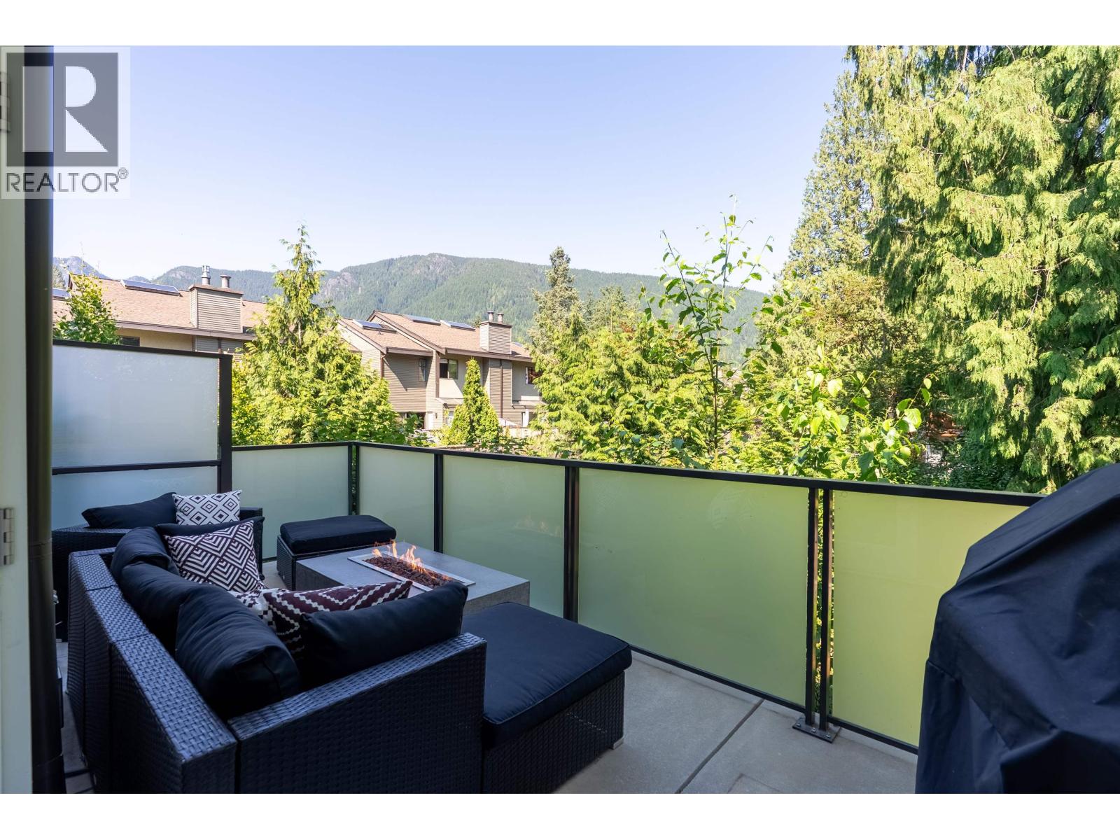 4676 CAPILANO ROAD, North Vancouver