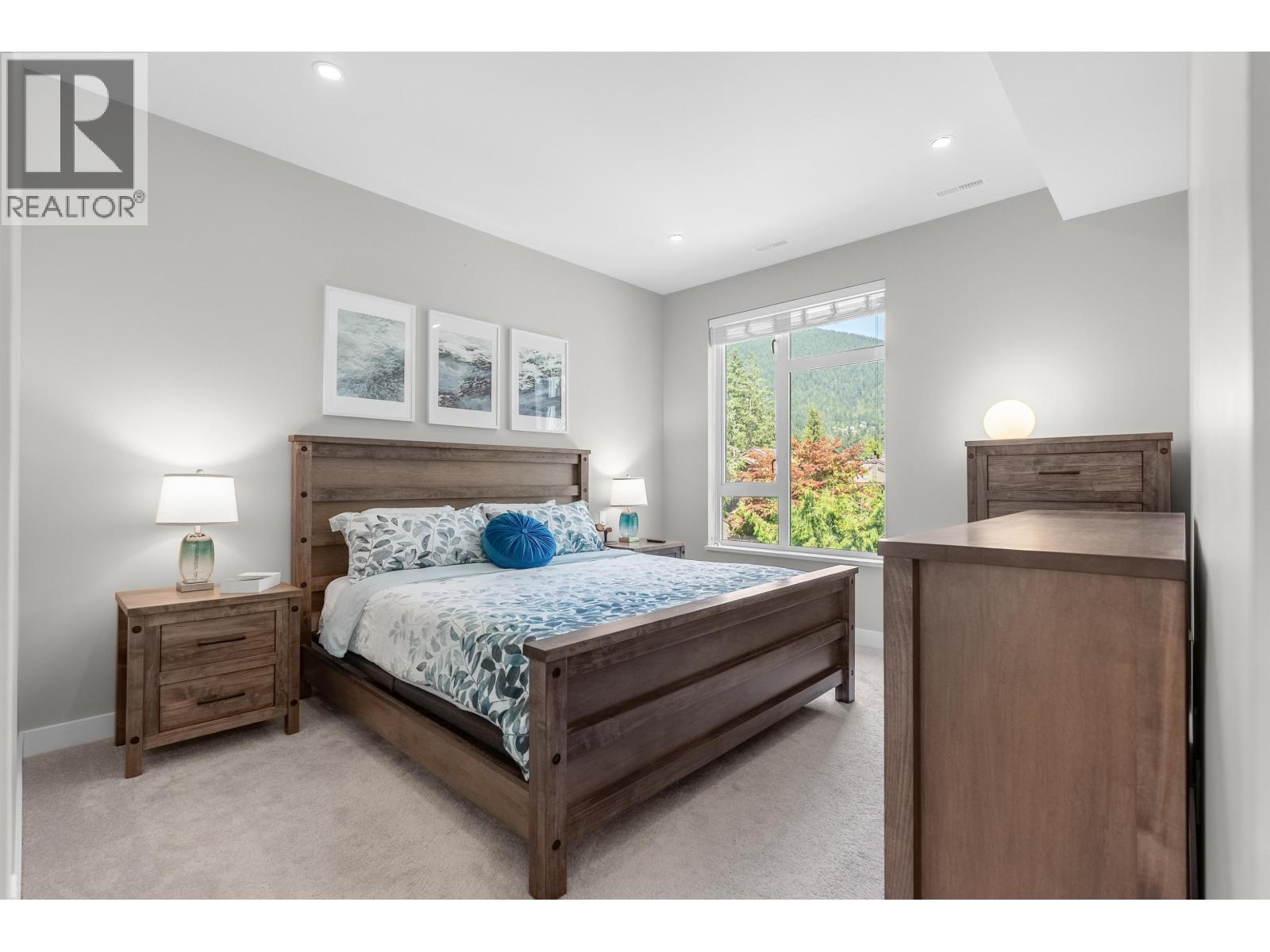 4676 CAPILANO ROAD, North Vancouver