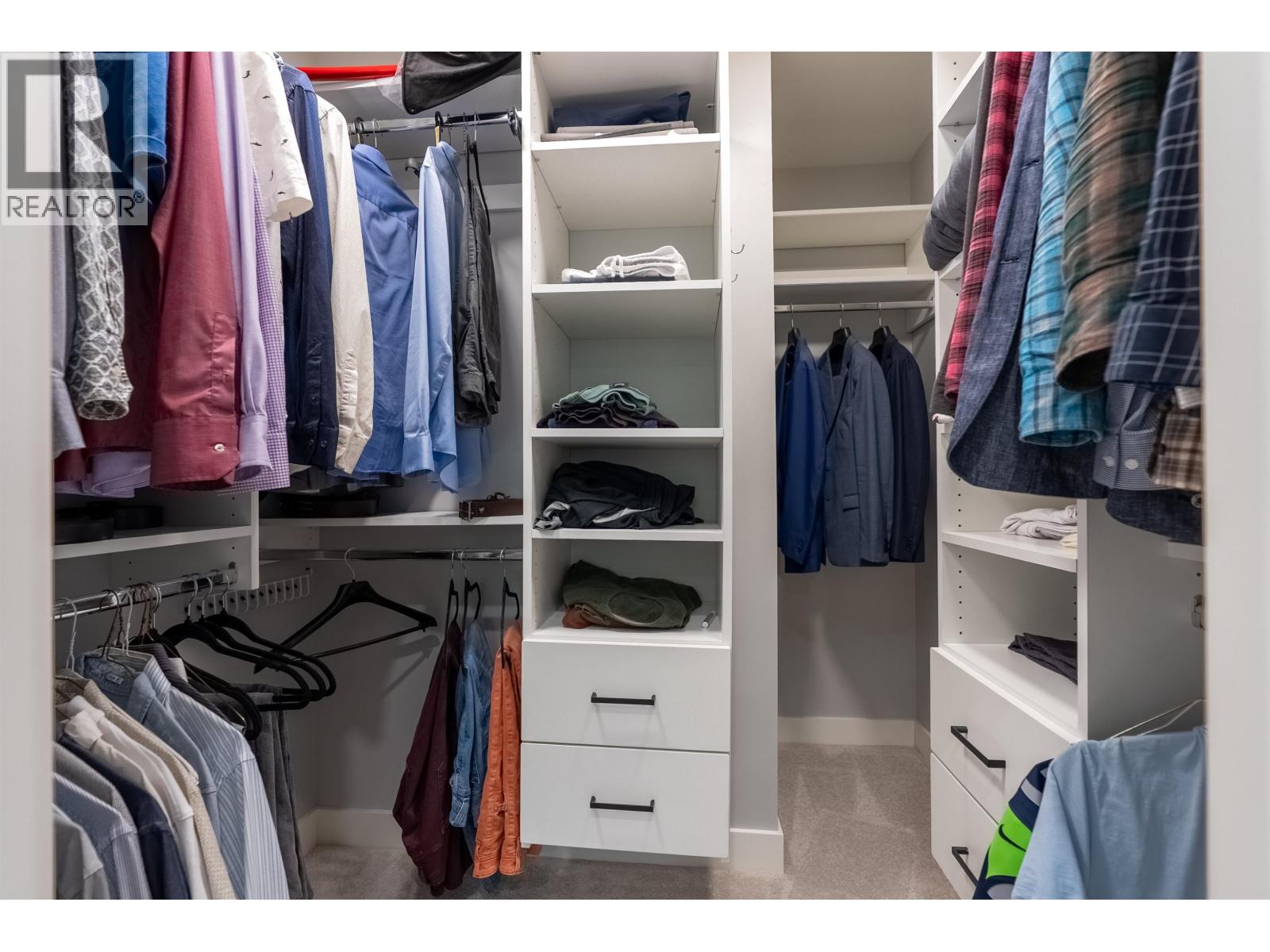 4676 CAPILANO ROAD, North Vancouver