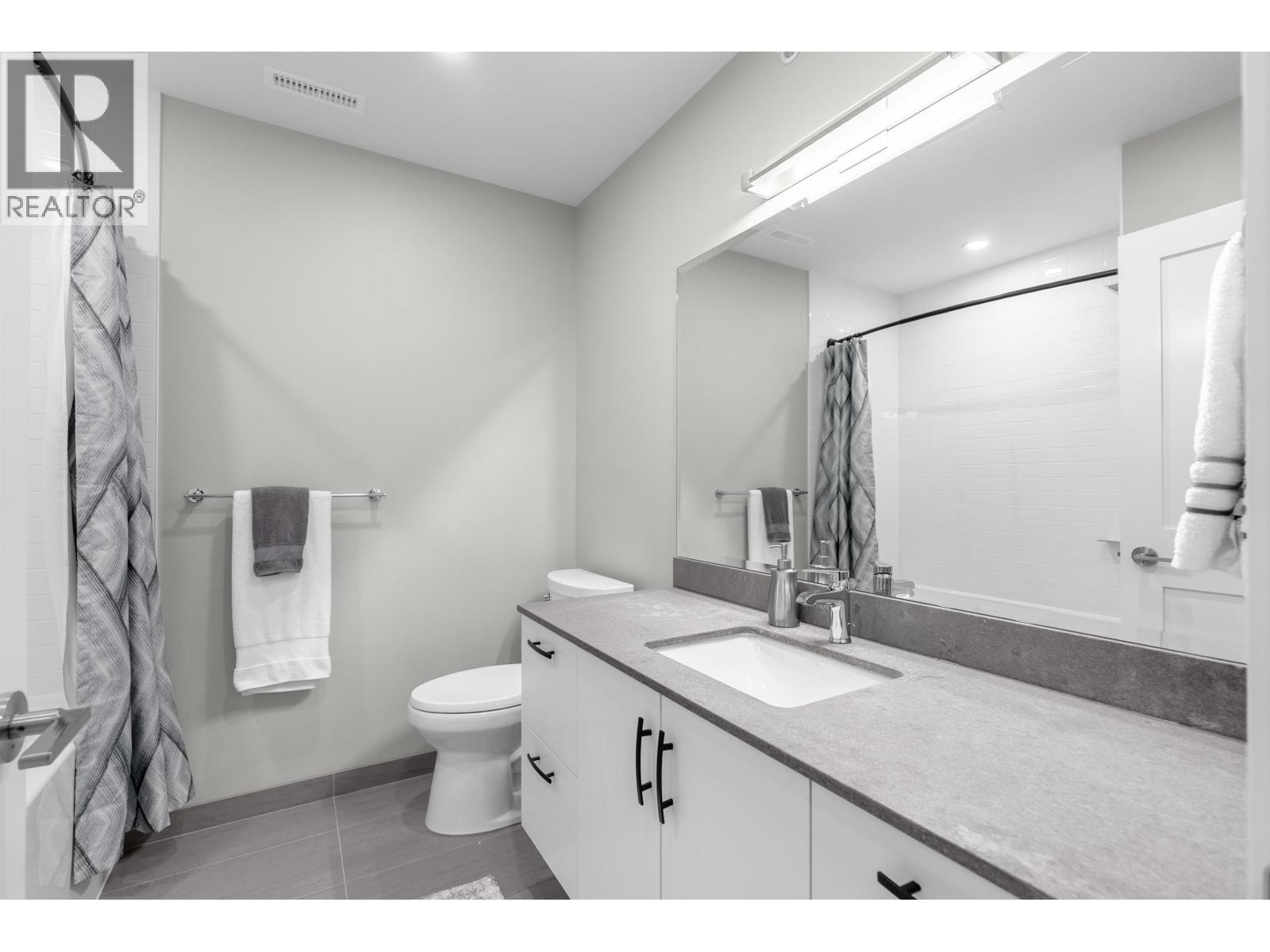 4676 CAPILANO ROAD, North Vancouver