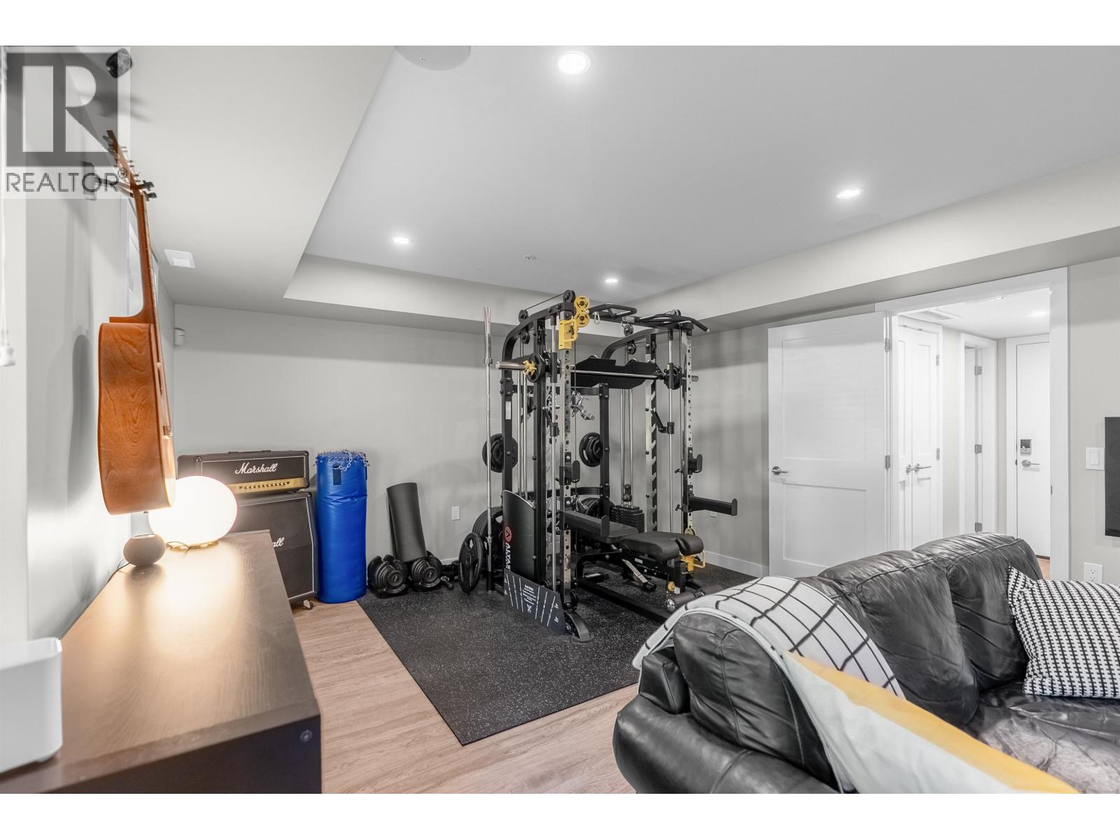 4676 CAPILANO ROAD, North Vancouver