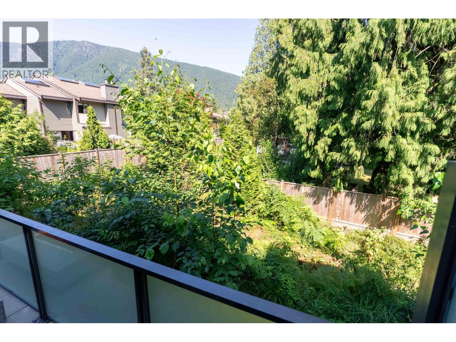 4676 CAPILANO ROAD, North Vancouver
