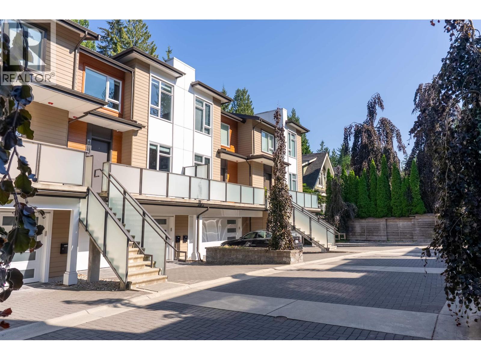 4676 CAPILANO ROAD, North Vancouver