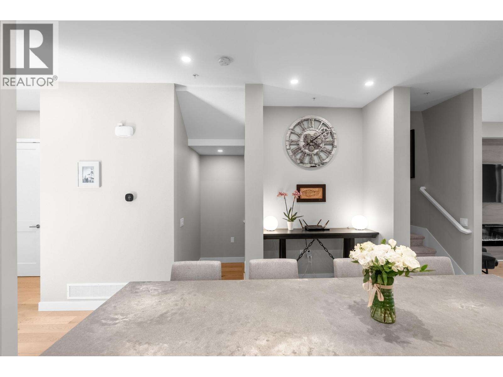 4676 CAPILANO ROAD, North Vancouver