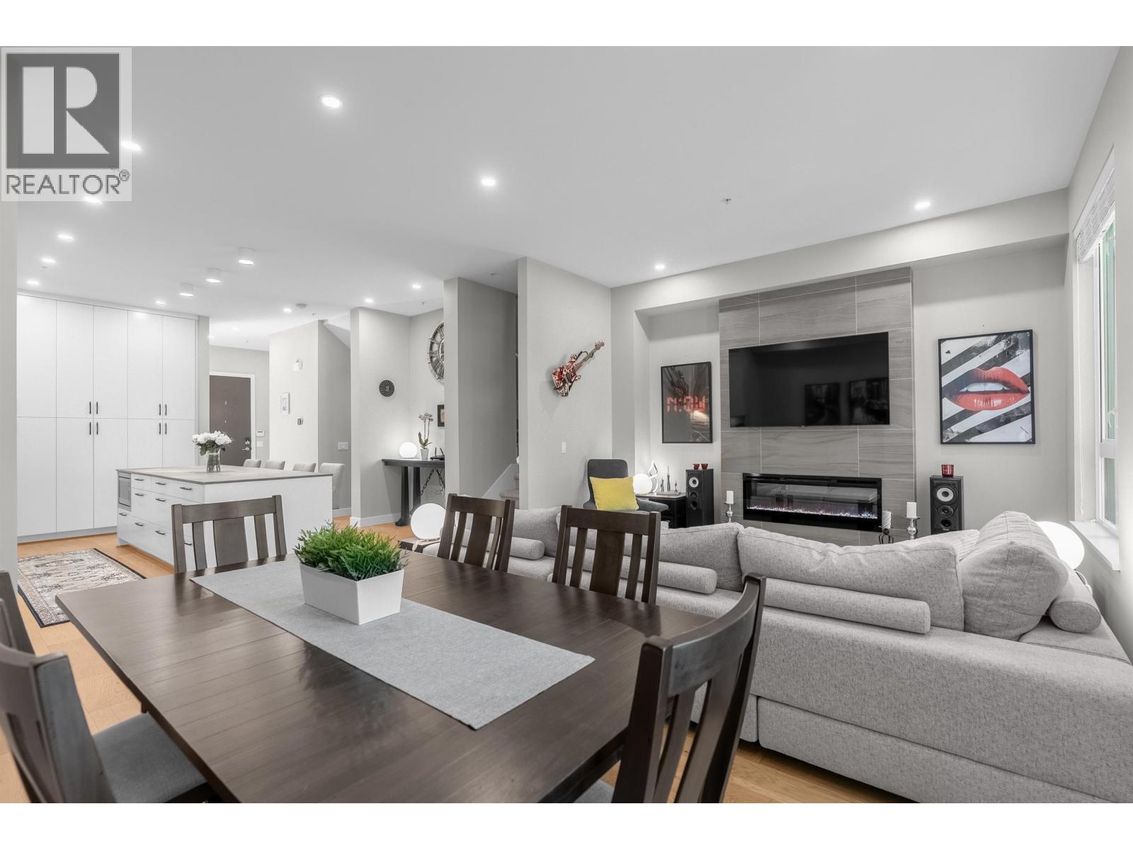 4676 CAPILANO ROAD, North Vancouver