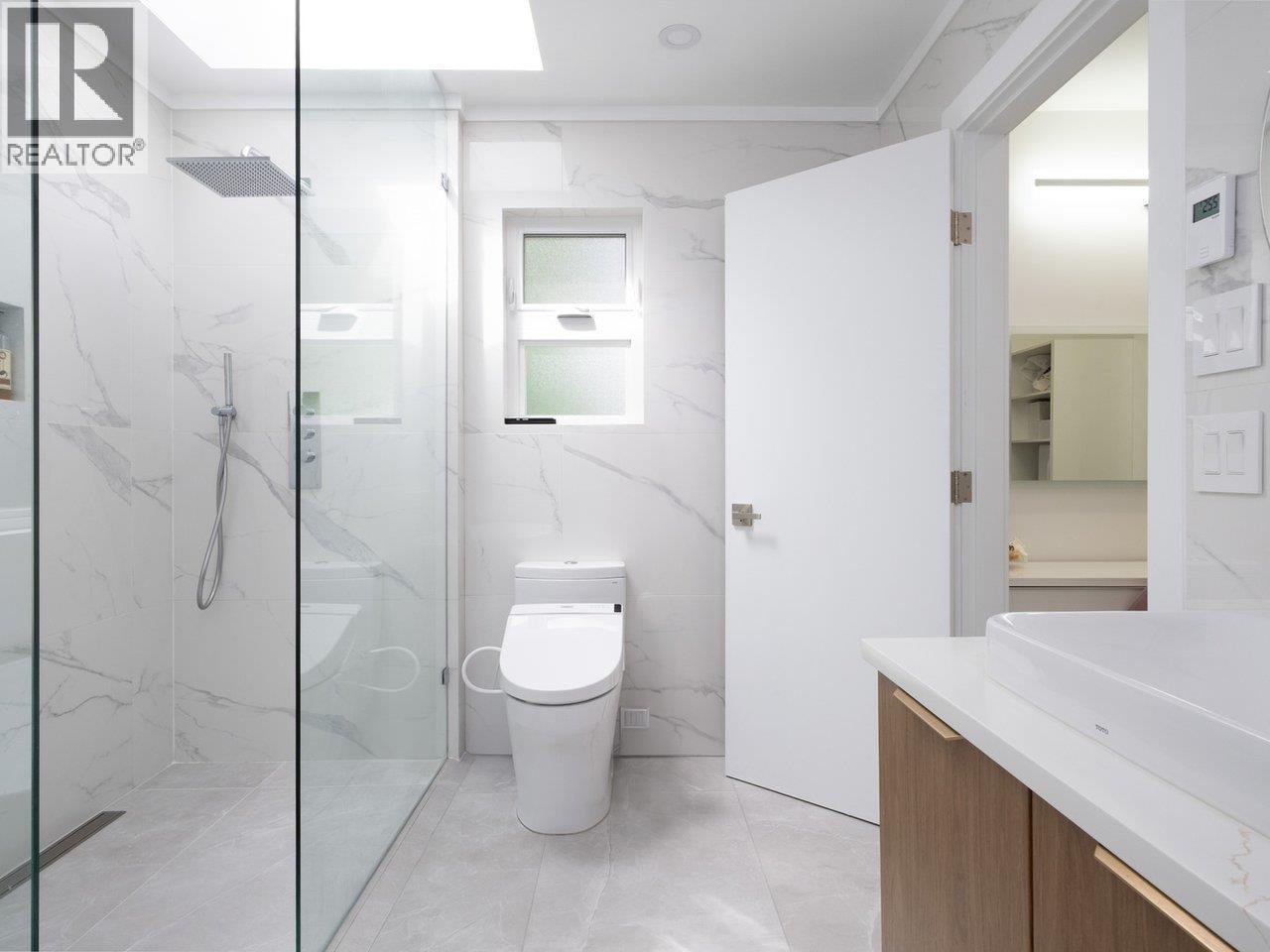 4283 CAPILANO ROAD, North Vancouver