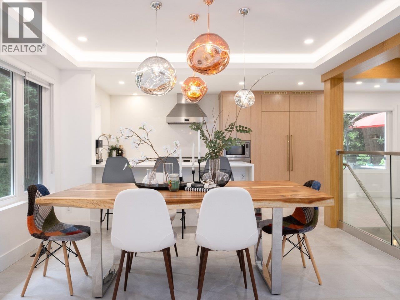 4283 CAPILANO ROAD, North Vancouver