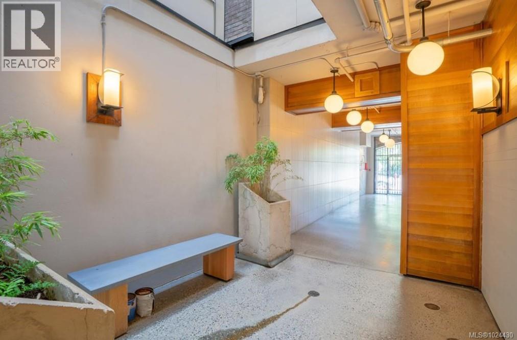 305 1121 Fort Street, Victoria