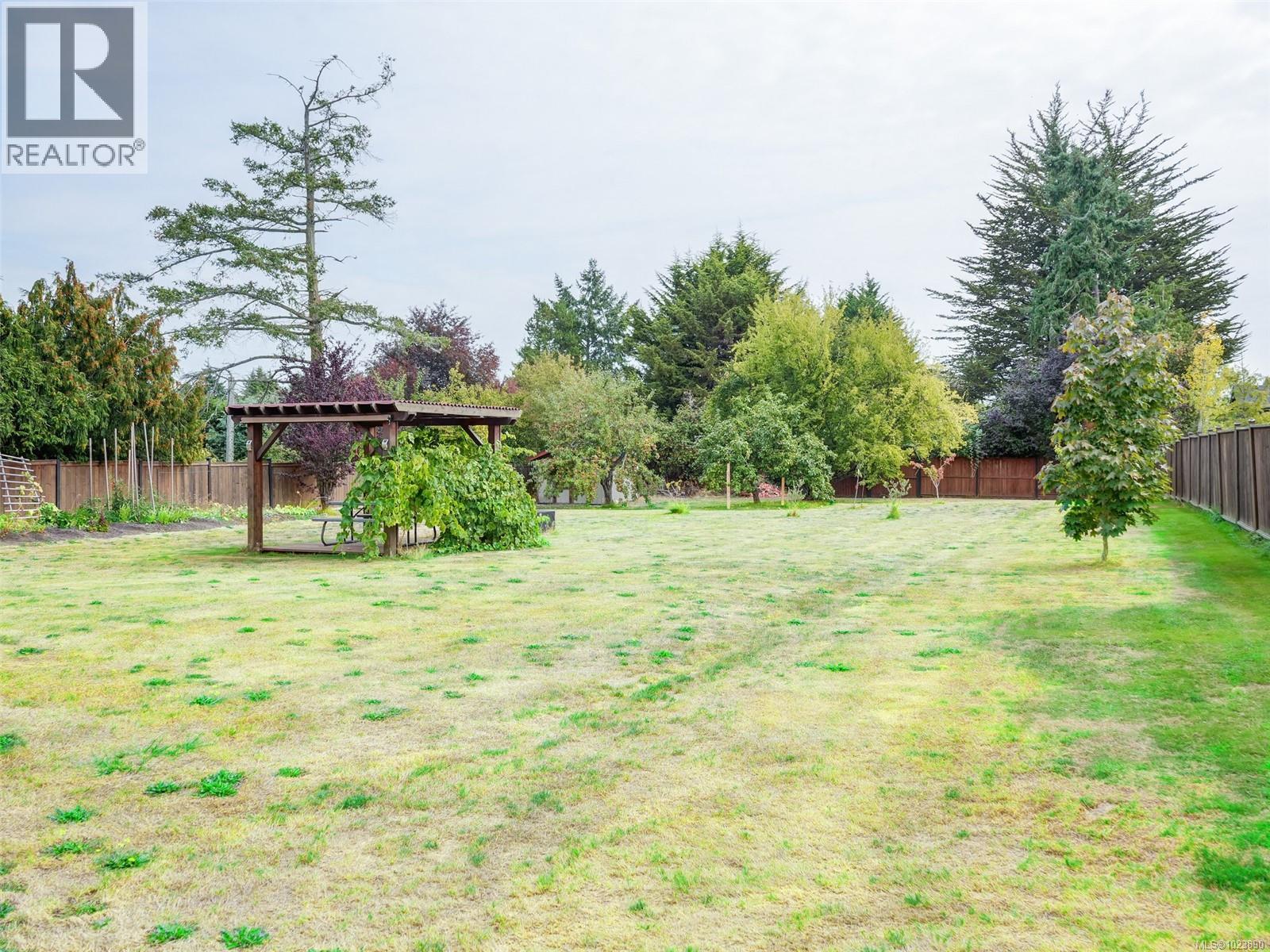 9173 Basswood Rd, North Saanich