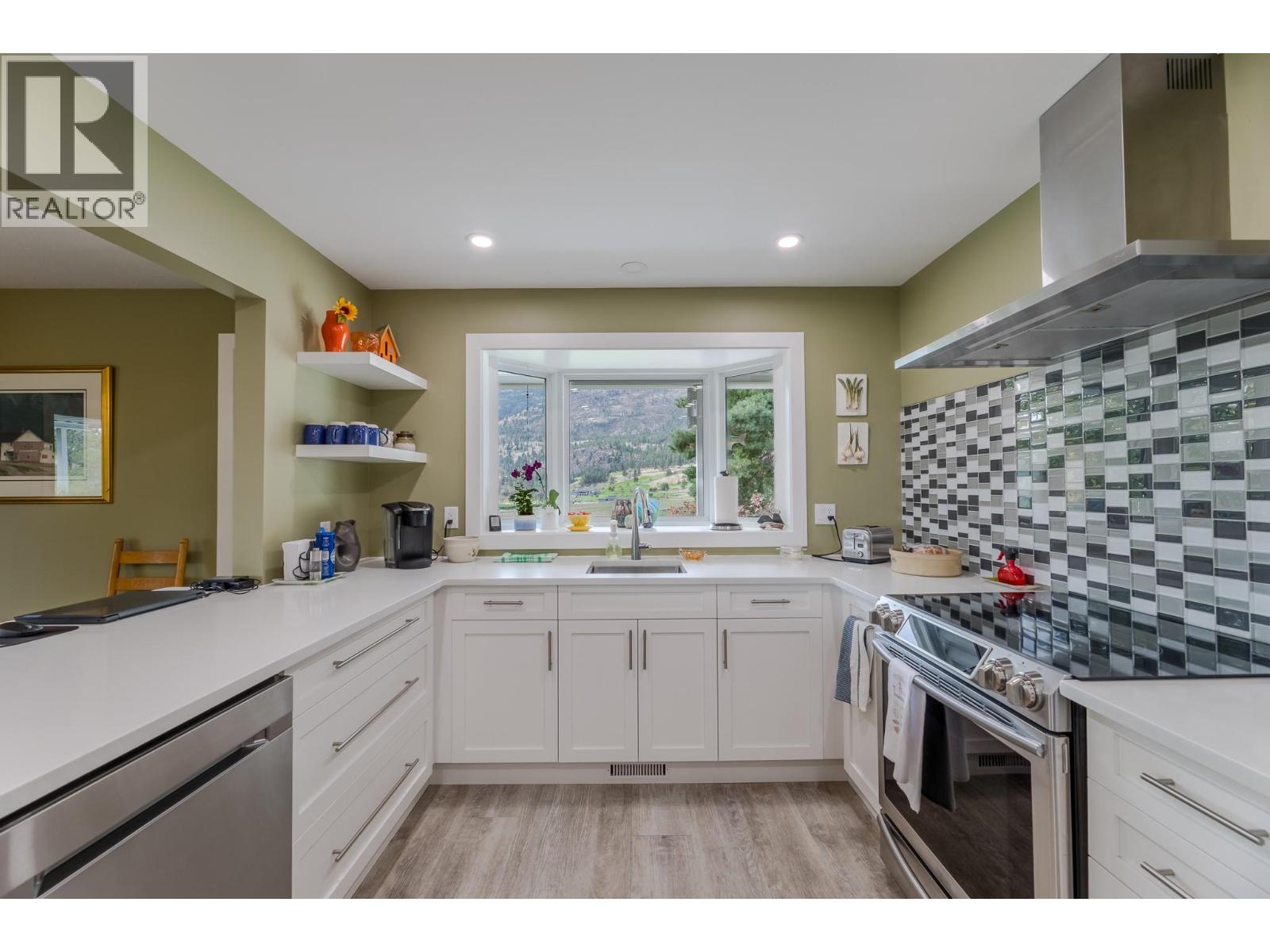 101 Knippelberg Road, Oliver