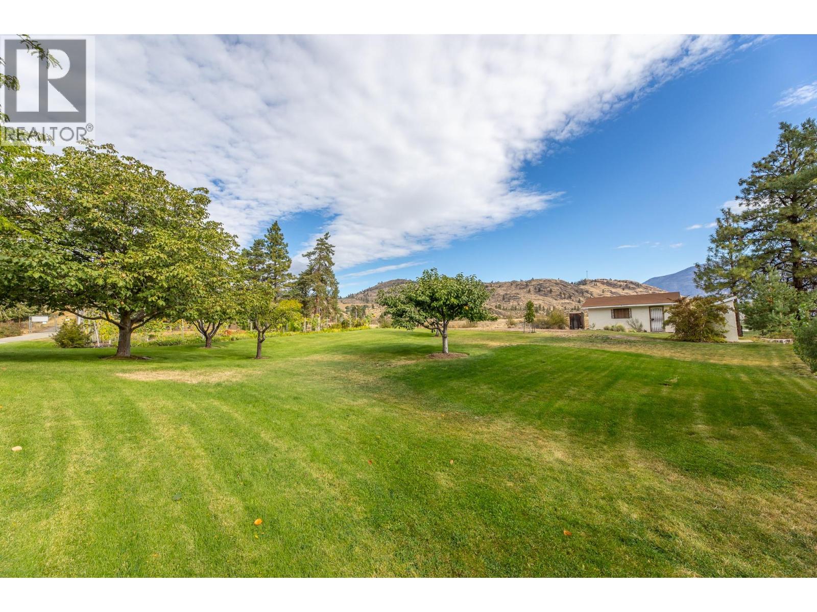 101 Knippelberg Road, Oliver