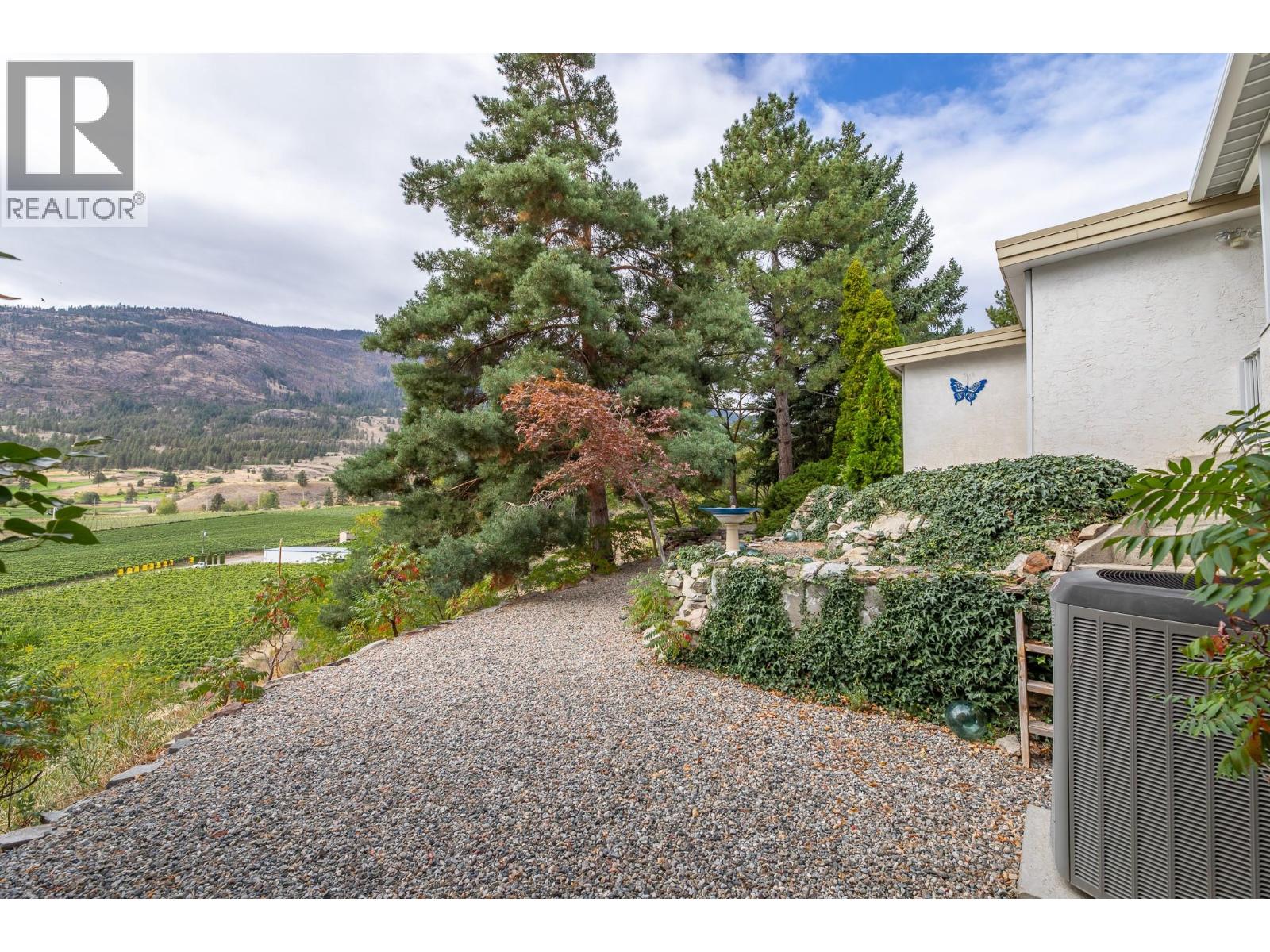 101 Knippelberg Road, Oliver