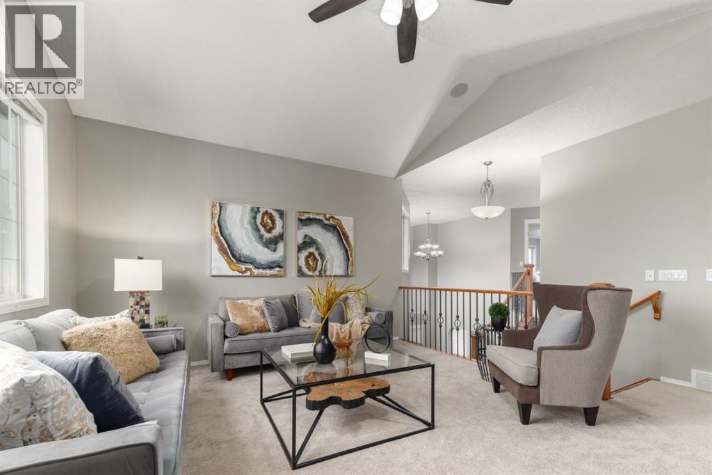 Single Family House for Sale in  Simcoe Crescent SW Signal Hill Calgary 