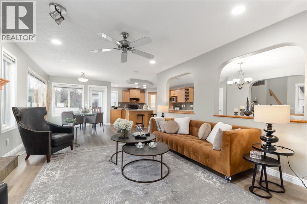 Single Family House for Sale in  Simcoe Crescent SW Signal Hill Calgary 