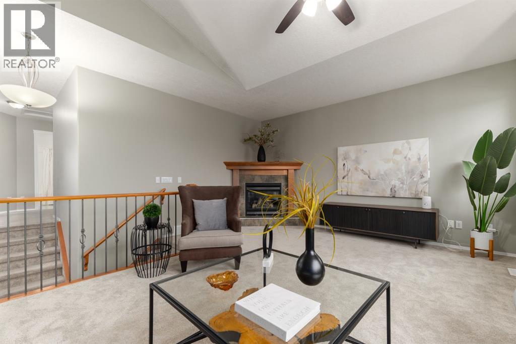 Single Family House for Sale in  Simcoe Crescent SW Signal Hill Calgary 