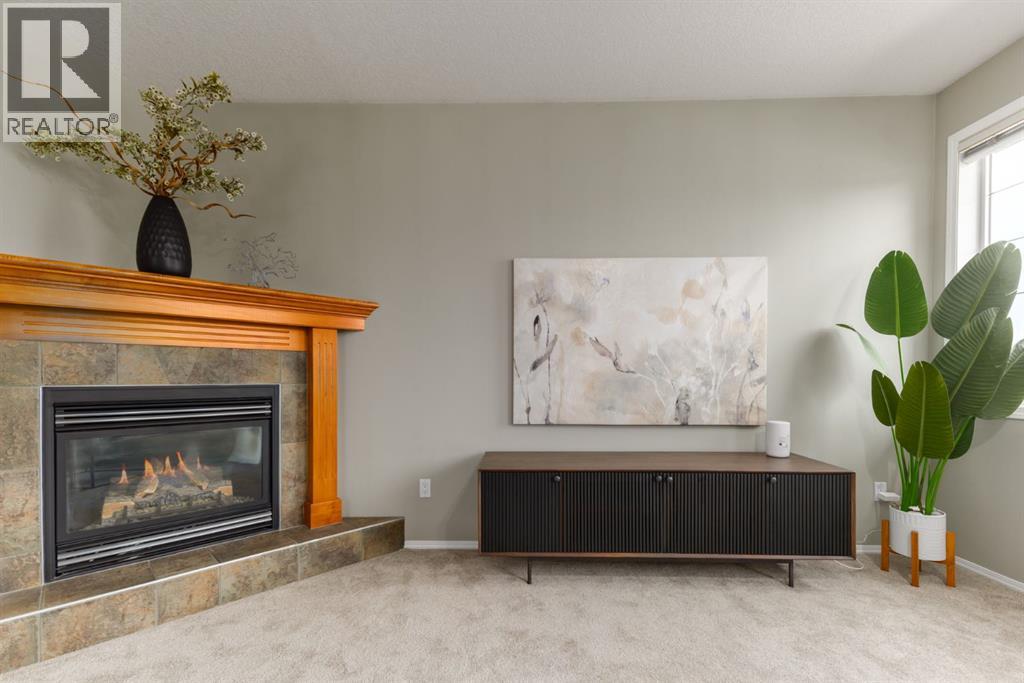 Single Family House for Sale in  Simcoe Crescent SW Signal Hill Calgary 