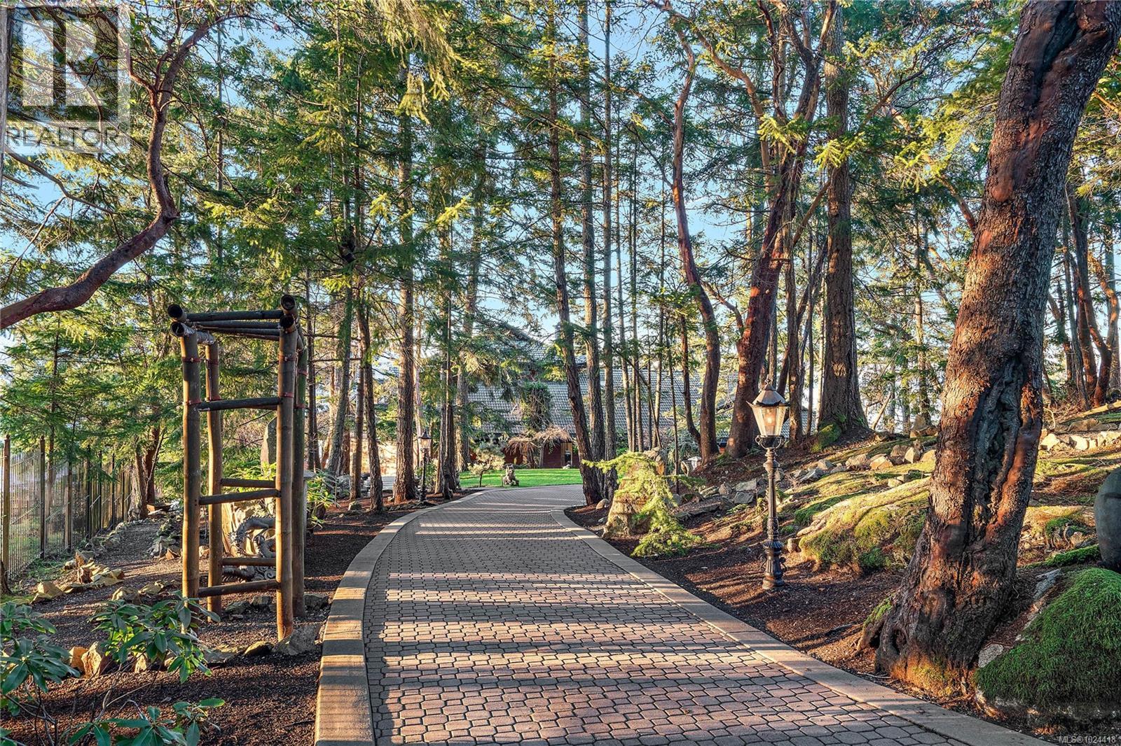 7178 Mark Lane, Central Saanich