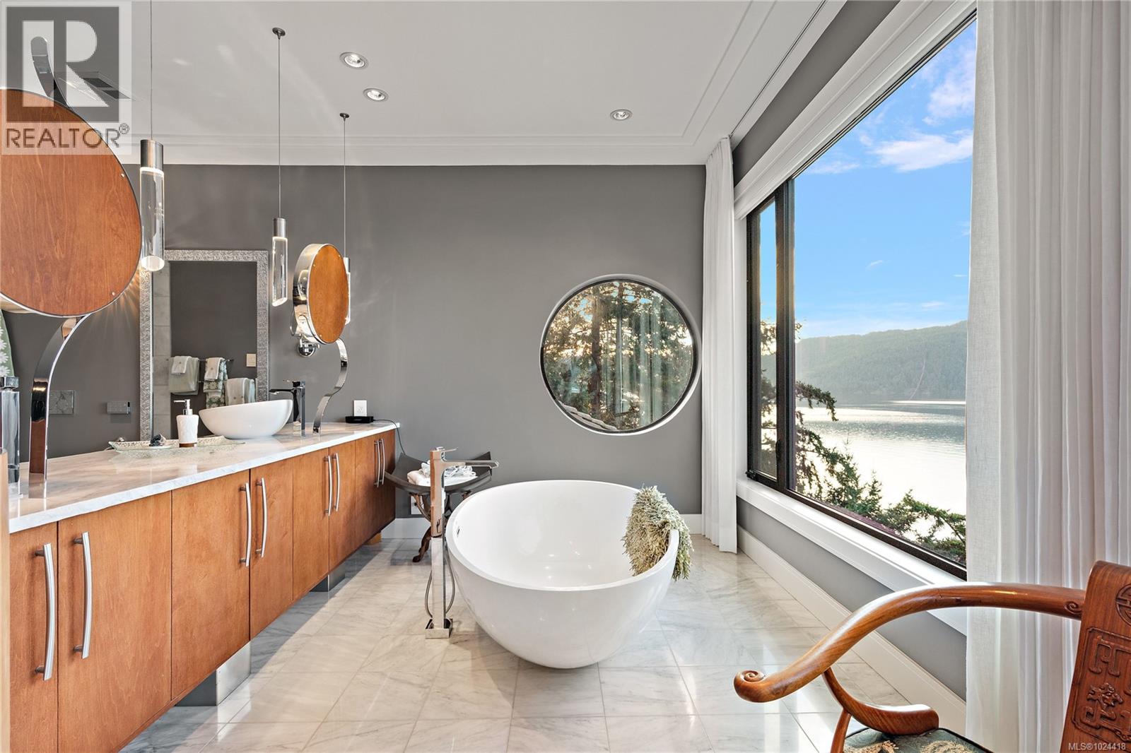 7178 Mark Lane, Central Saanich