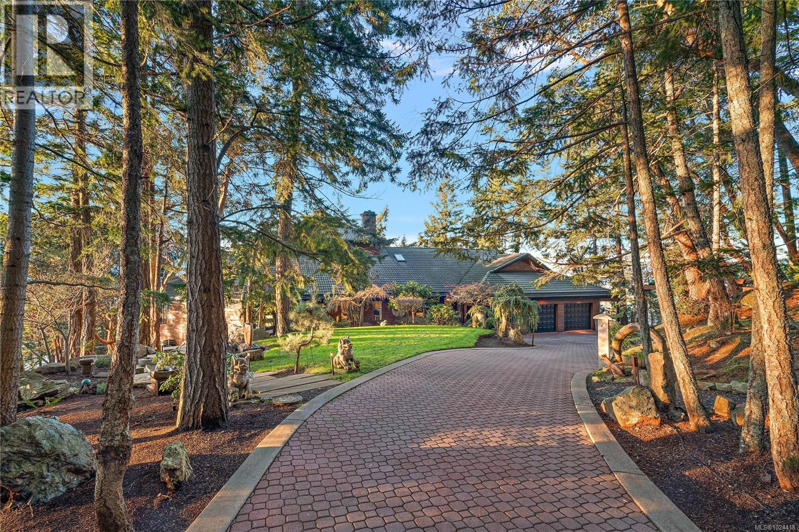 7178 Mark Lane, Central Saanich