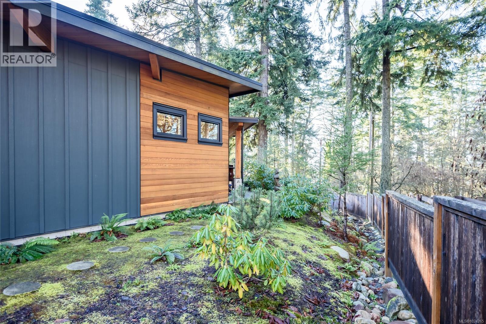 G 221 Glacier View Rd, Comox