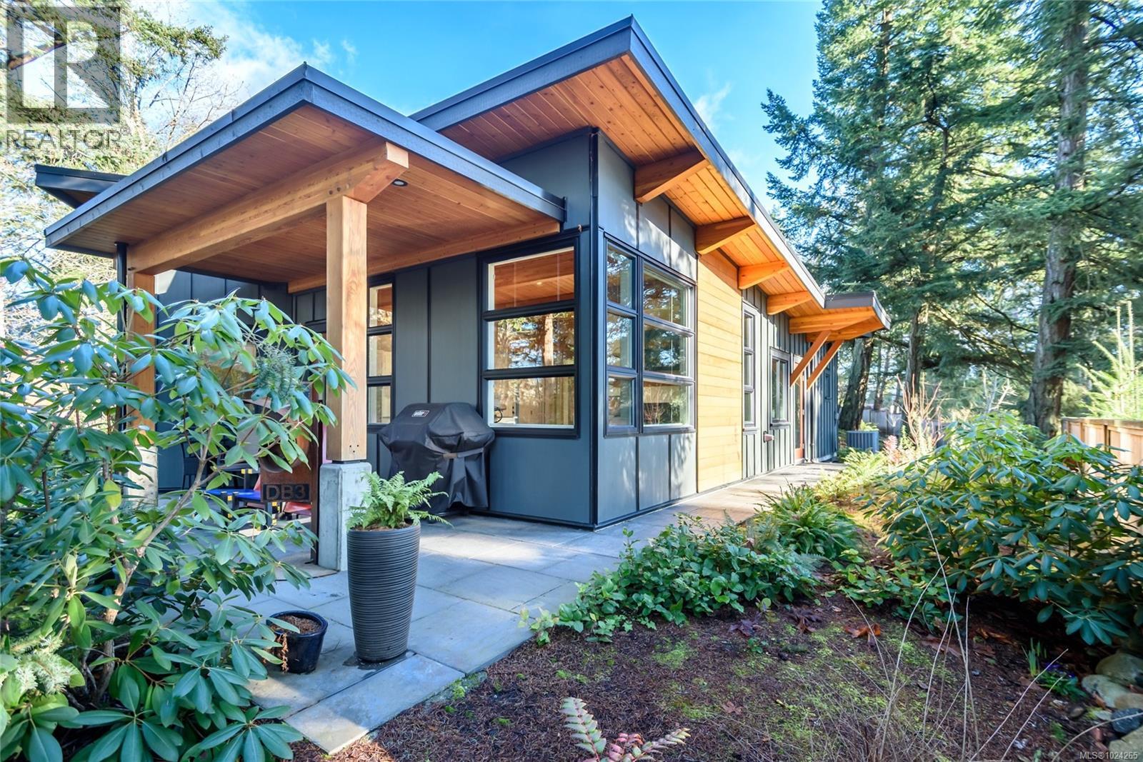 G 221 Glacier View Rd, Comox