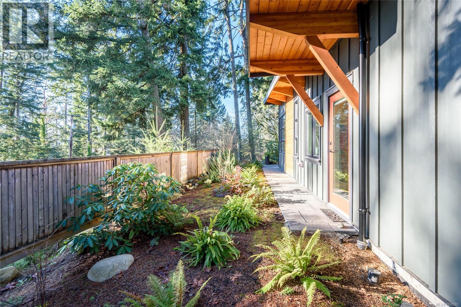 G 221 Glacier View Rd, Comox