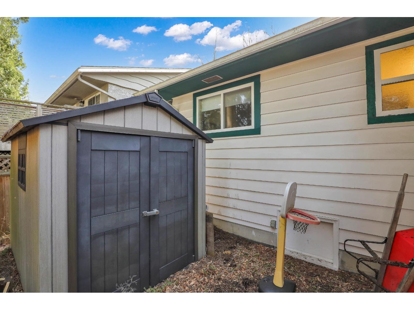 1554 STEVENS STREET, White Rock