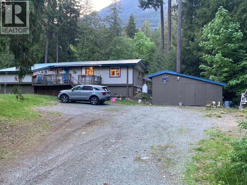 9245 PEMBERTON PORTAGE ROAD — photo 39