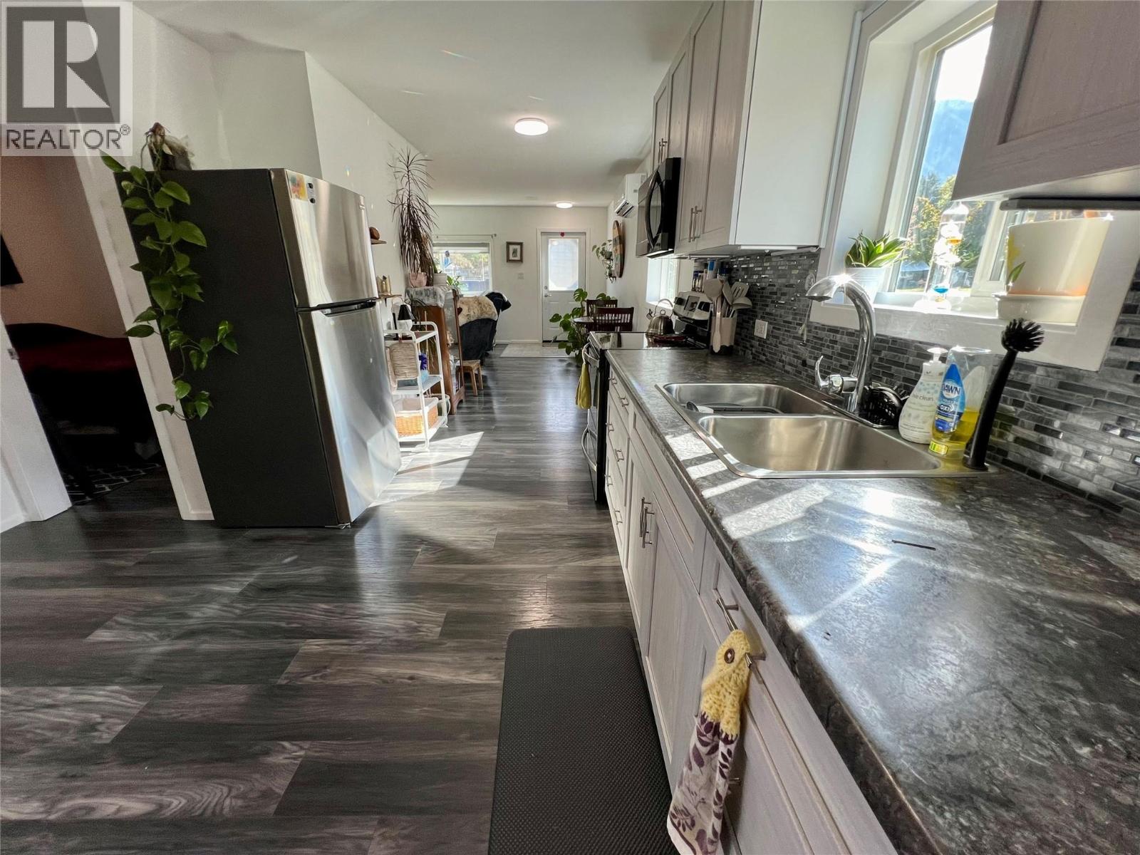 515 MAIN STREET - 11