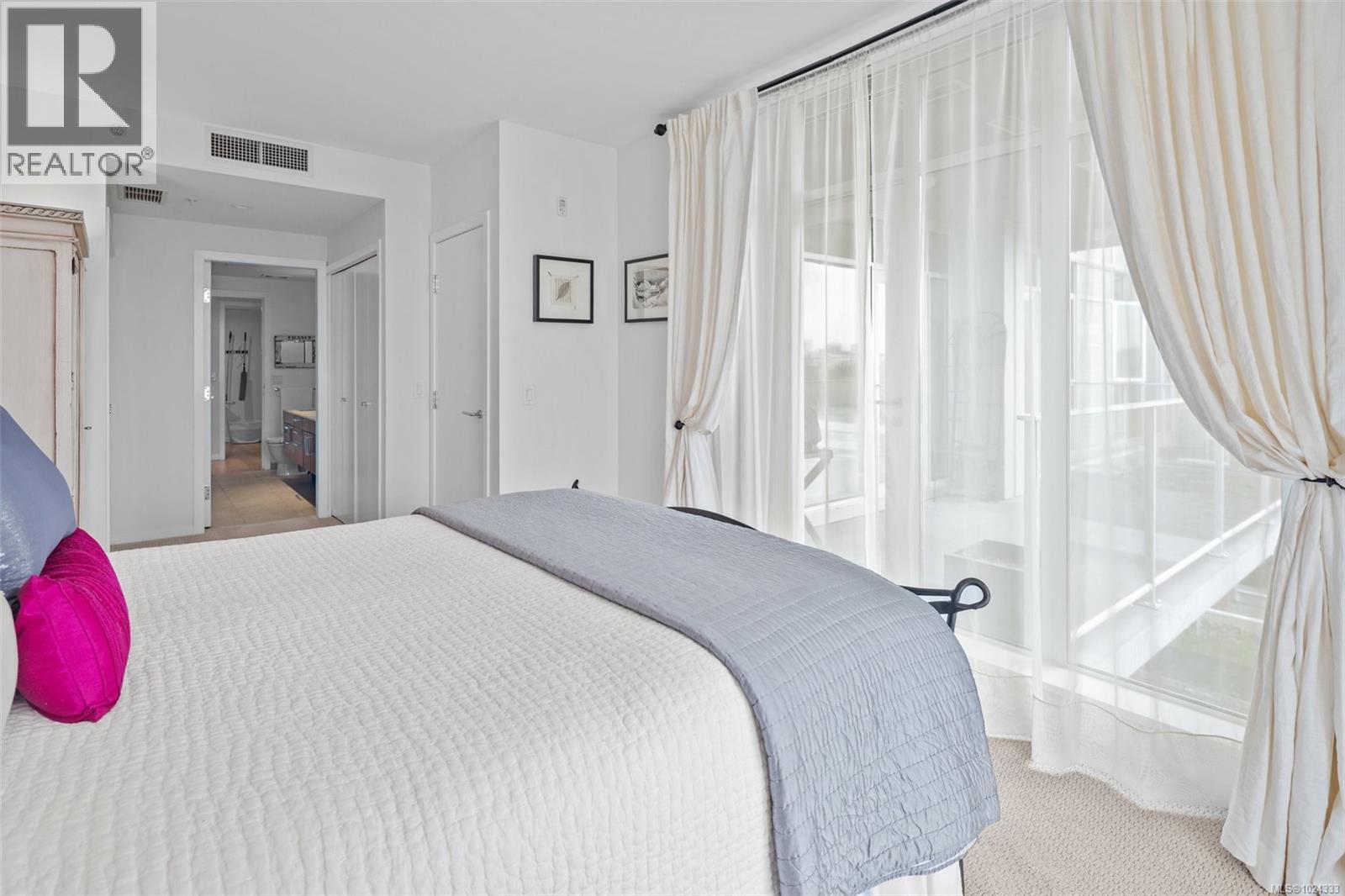 208 100 Saghalie Road, Victoria