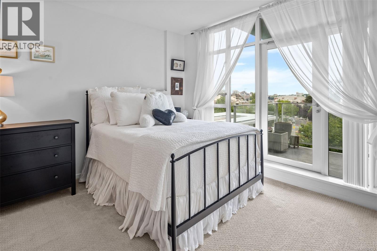 208 100 Saghalie Road, Victoria