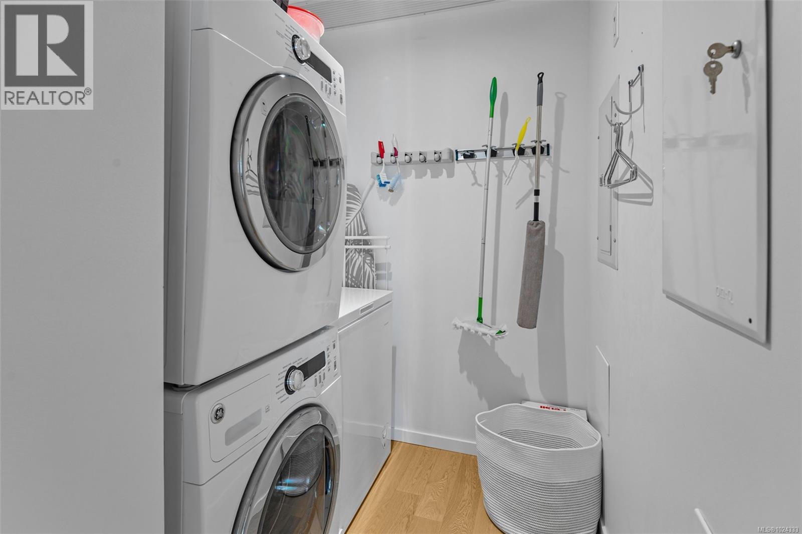 208 100 Saghalie Road, Victoria