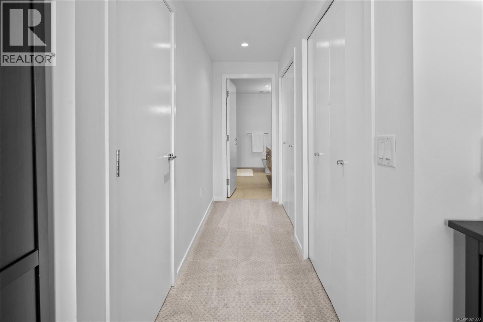 208 100 Saghalie Road, Victoria