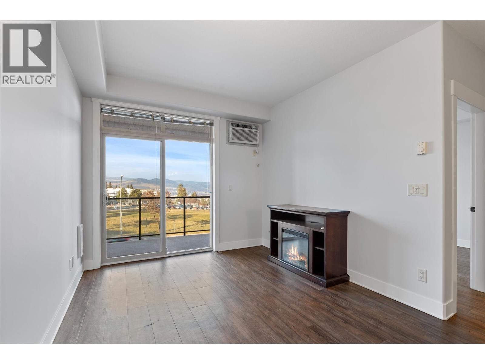 #202 775 McGill Road - 4