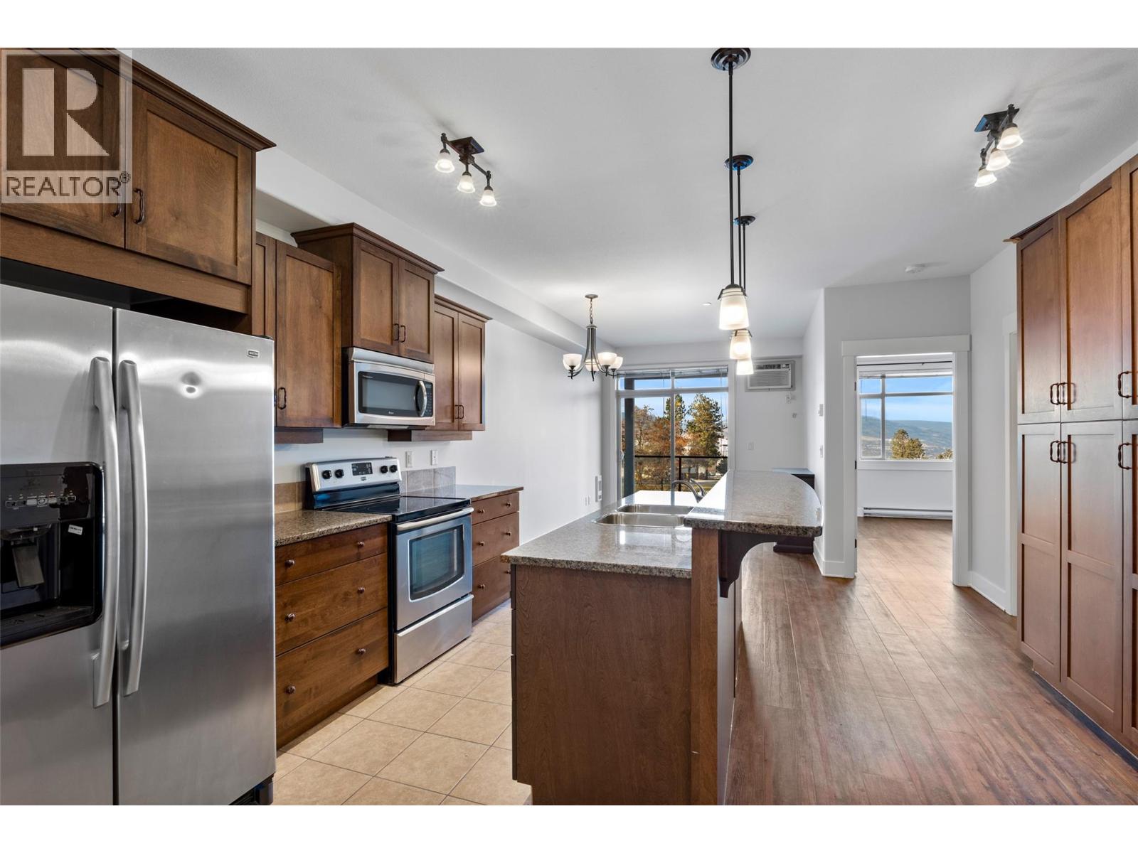 #202 775 McGill Road - 3