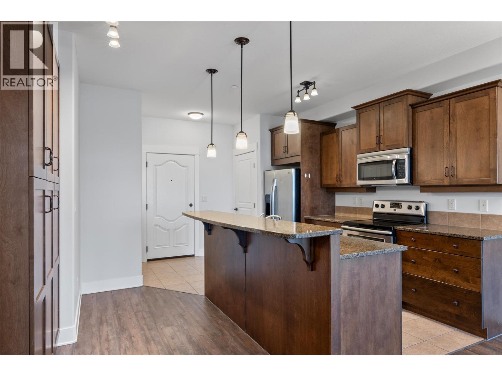 #202 775 McGill Road - 10