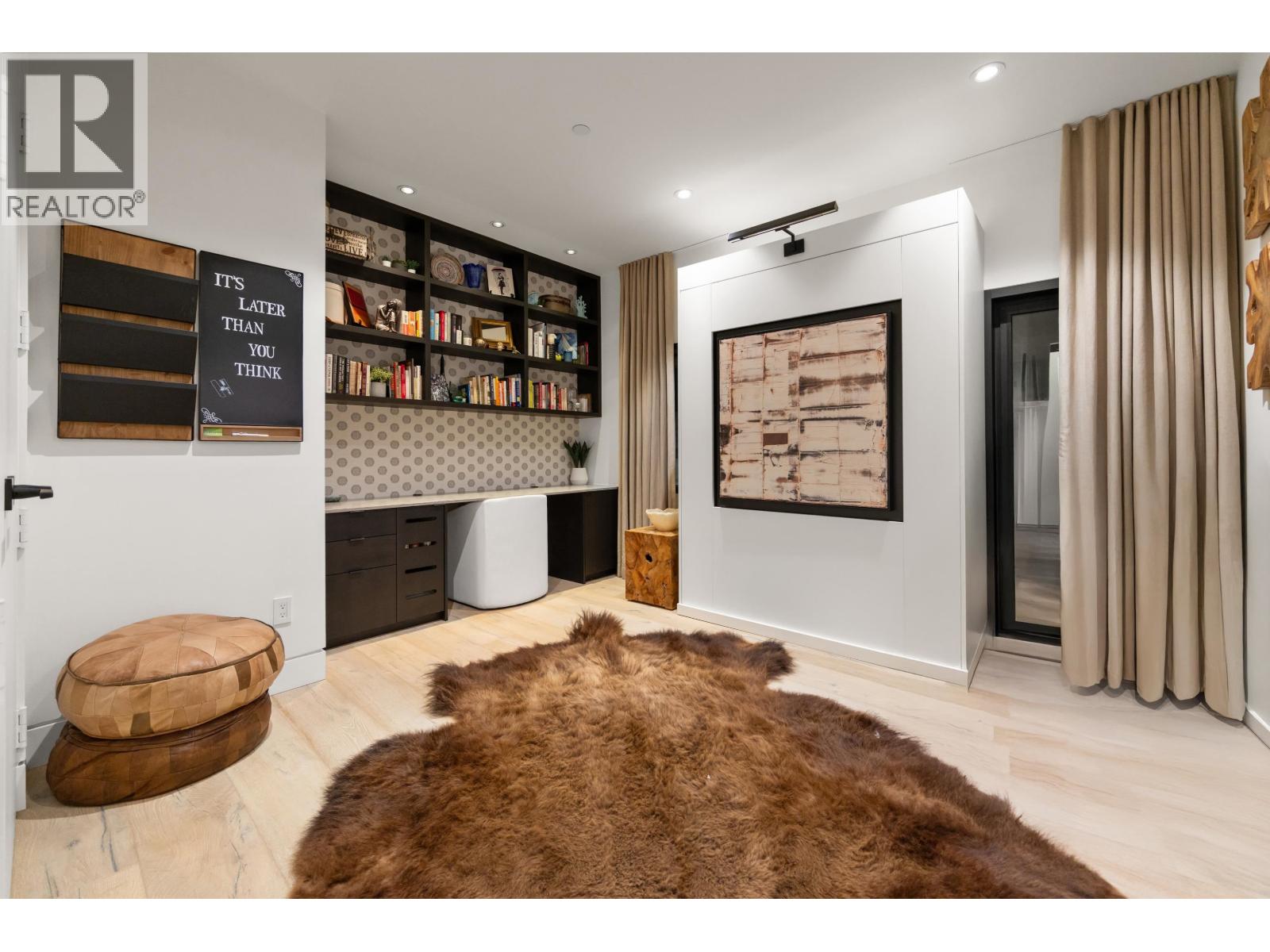 6252 OVERSTONE DRIVE, West Vancouver