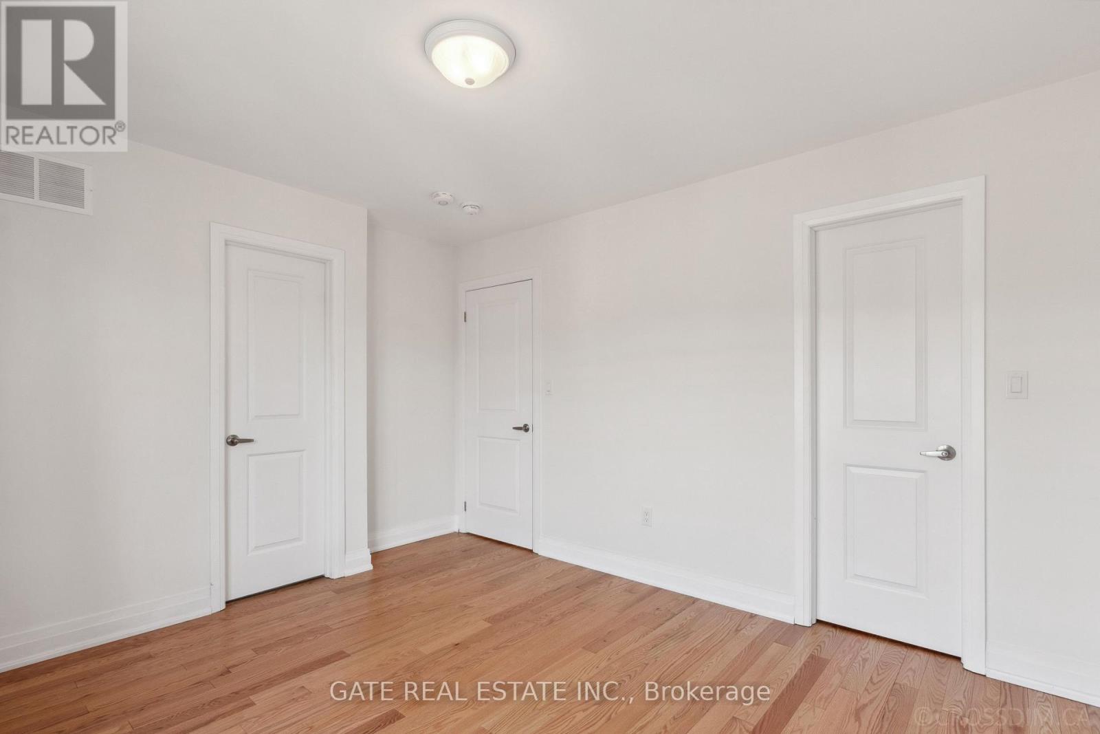 27 MONEYPENNY PLACE - 21