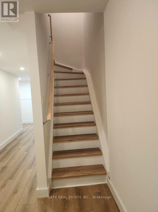 27 MONEYPENNY PLACE - 31