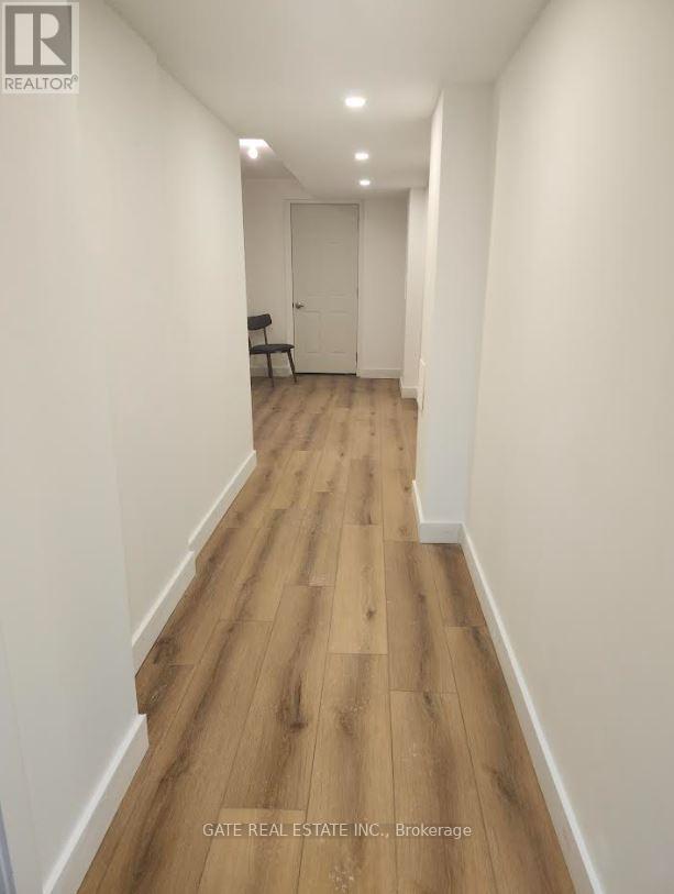 27 MONEYPENNY PLACE - 33
