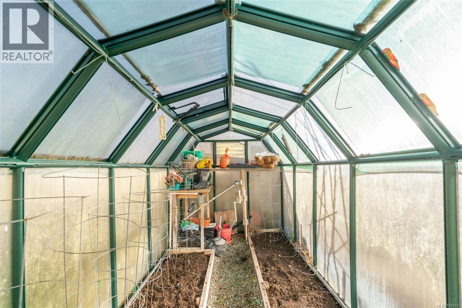 656 Morningstar Dr, Parksville